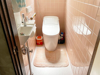 トイレリフォーム オート開閉機能付きの便利なトイレと快適に過ごせる内窓