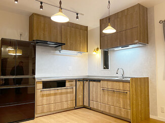 キッチンリフォーム L型に変更し、調理スペースも広がったオシャレなキッチン