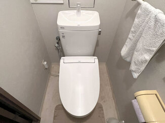 トイレリフォーム 壁付リモコン＆掃除のしやすさが嬉しいトイレ