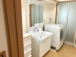 洗面リフォーム 引き出しタイプで収納力アップの洗面化粧台