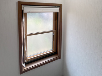 断熱リフォーム 網戸まわりのゴム劣化を防ぎつつ日差し対策した窓