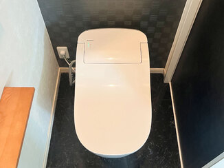 トイレリフォーム コンパクトで清掃性が高いタンクレストイレ